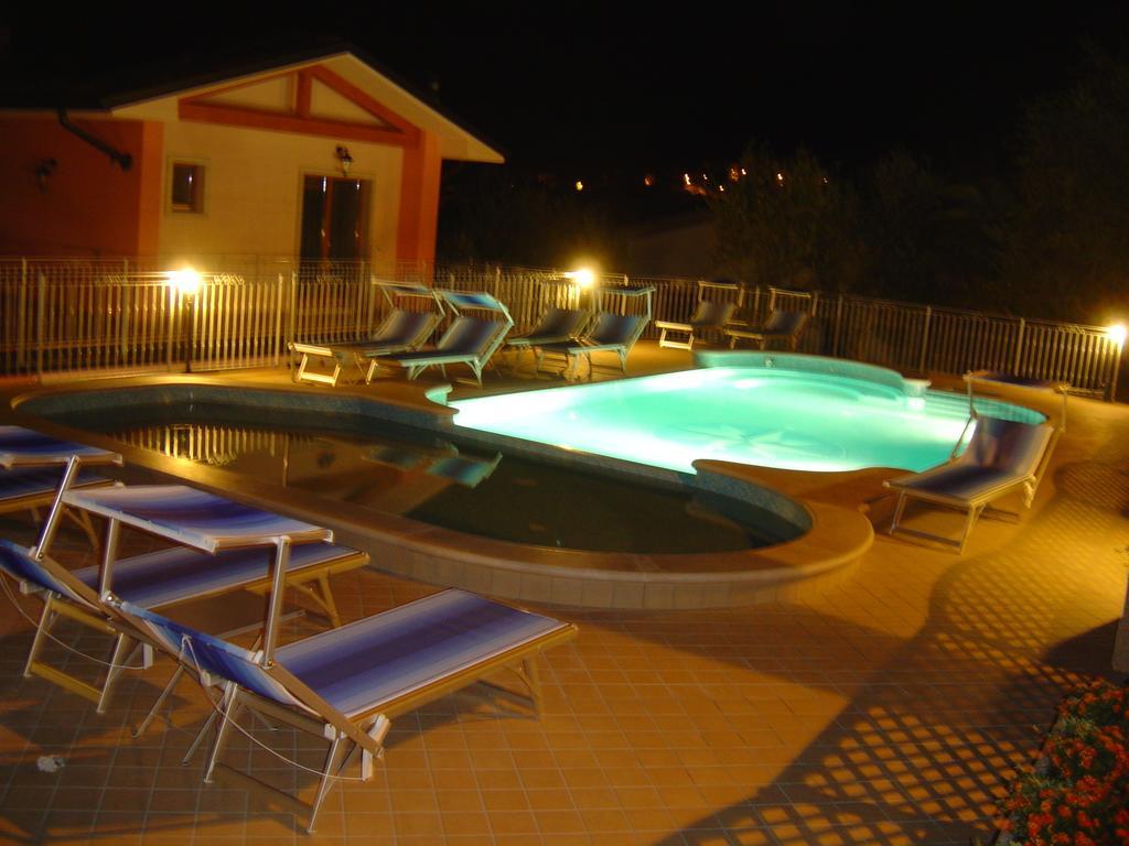 Hotel Residence Panoramica Brenzone sul Garda Eksteriør billede